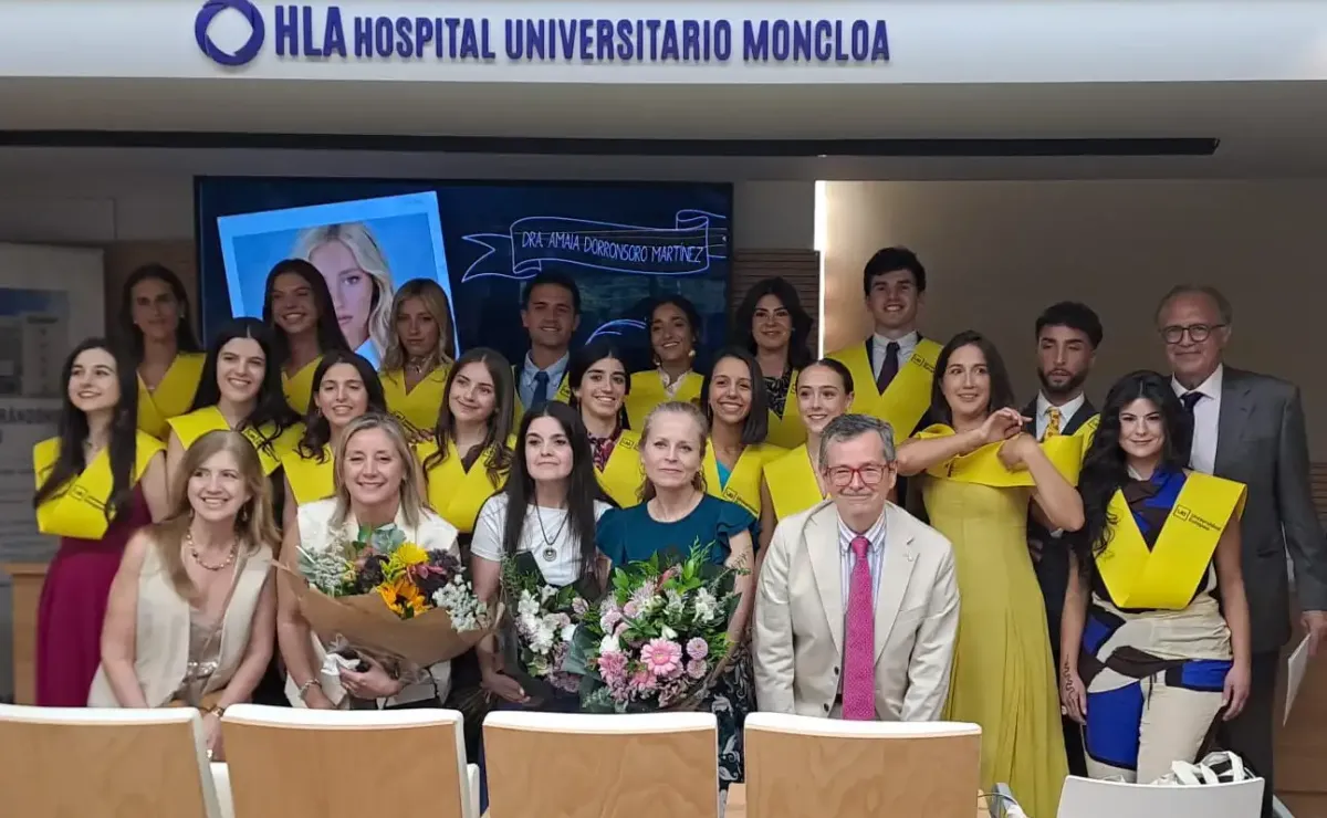 Members of the 10th class of doctors trained at HLA Moncloa University Hospital